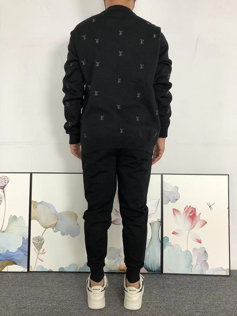 Louis Vuitton 165 L⭐ SWEATER 41101111146 (Im 170Cm 60Kg I Wear Size M In The Phot) - Image 4