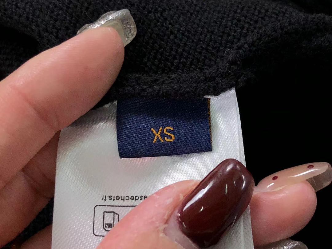 Louis Vuitton 215 L⭐ SWEATER 4112817156 (Im 170Cm 60Kg I Wear Size XS In The Phot) - Image 25
