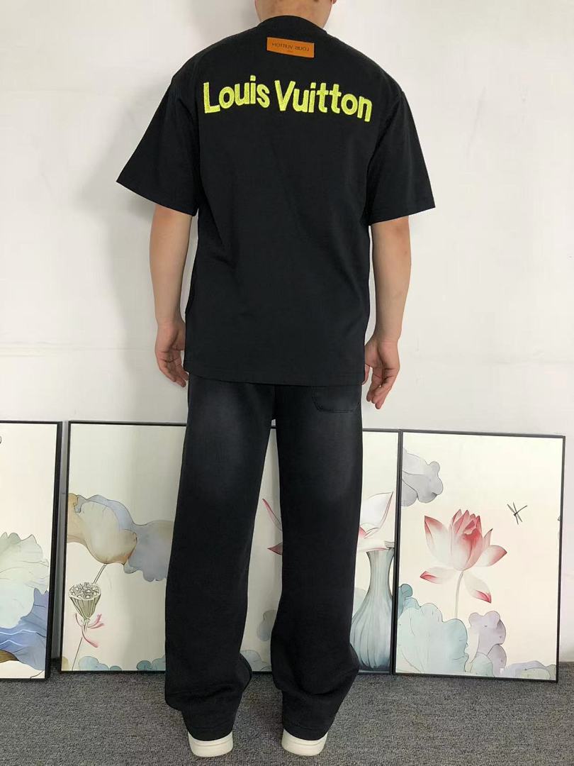 Louis Vuitton 115 L⭐ T-SHIRT 520120820 (Im 170Cm 60Kg I Wear Size S In The Phot) - Image 4