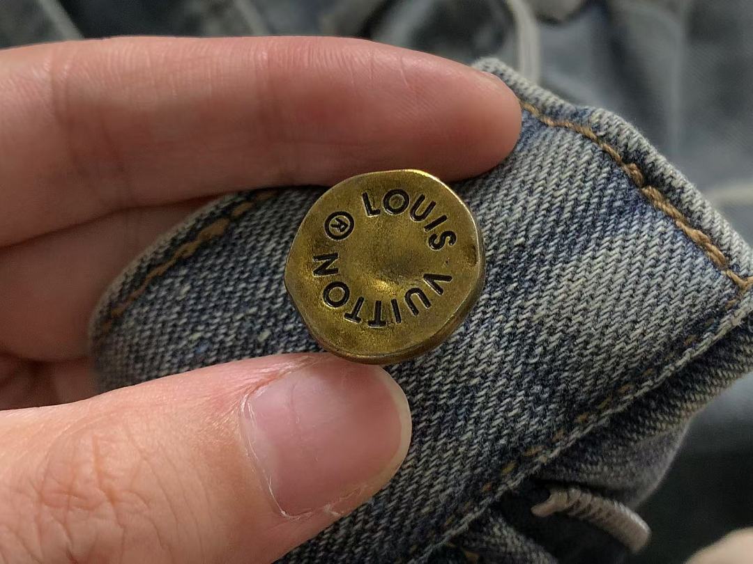 Louis Vuitton 208 L⭐ - Image 19