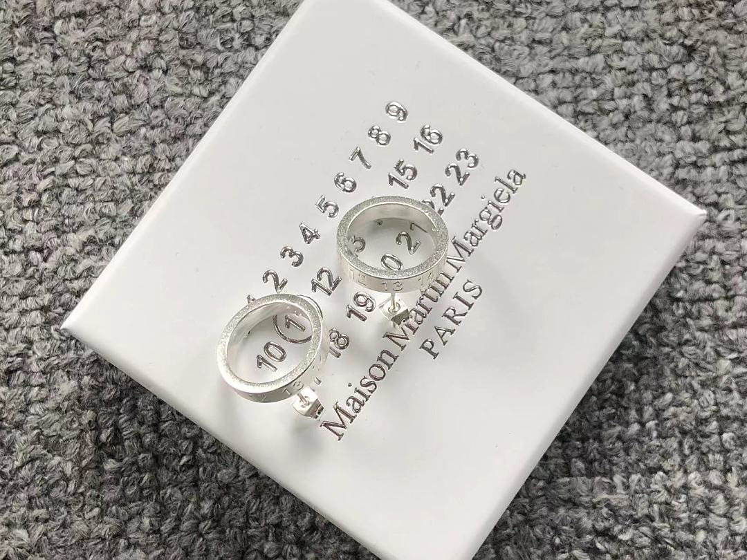 On Running 113 MAISON MARGIELA - Image 7