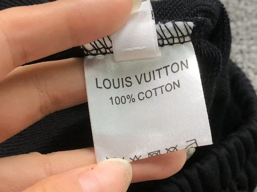 Louis Vuitton SHORTS 158 L⭐ T-SHIRT 2208020615 (Im 170Cm 60Kg I Wear Size S In The Phot) - Image 37