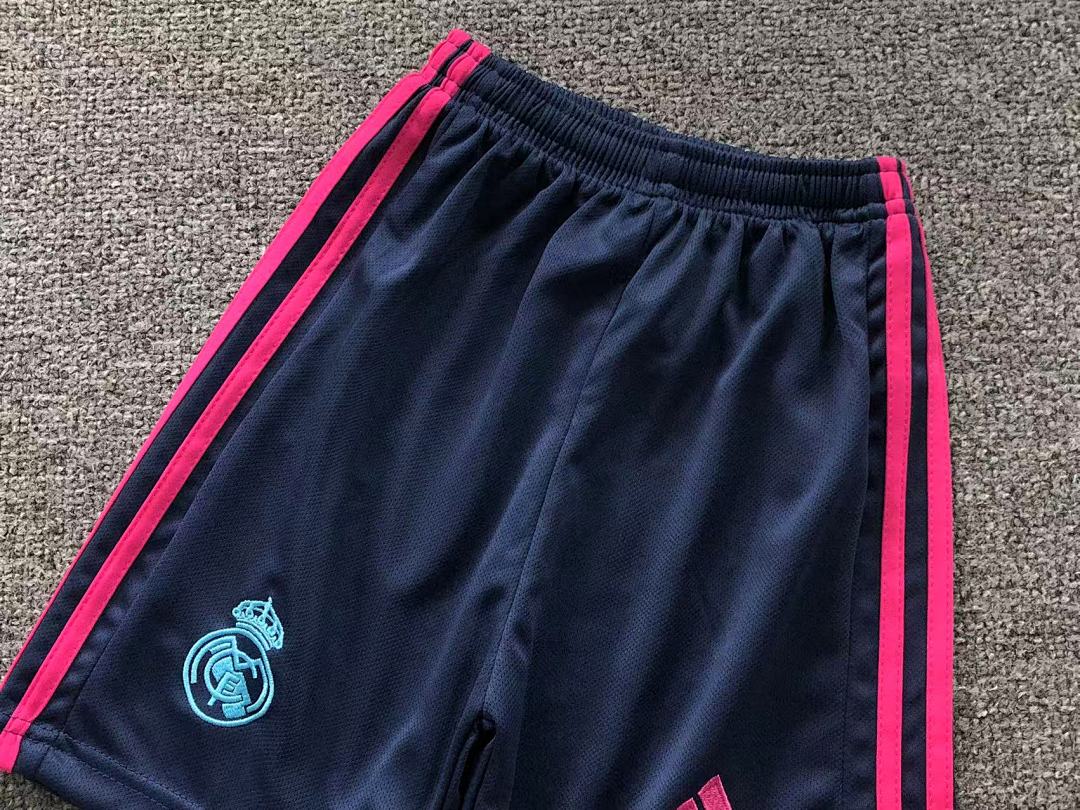 Chanel 75 FOOTBALL T-SHIRT SHORTS - Image 21