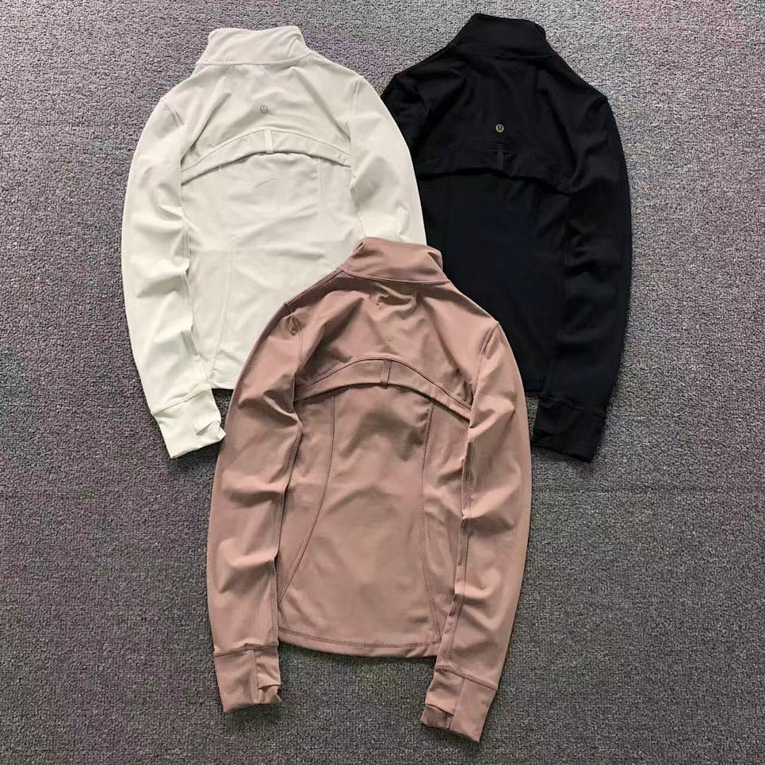On Running 228 LULULEMON LONG SLEEVED FEMAIE