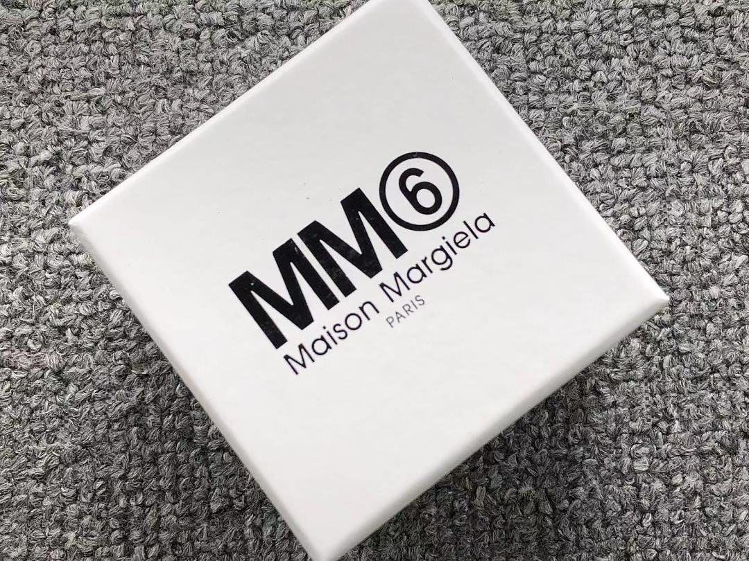 On Running 178 MAISON MARGIELA - Image 8