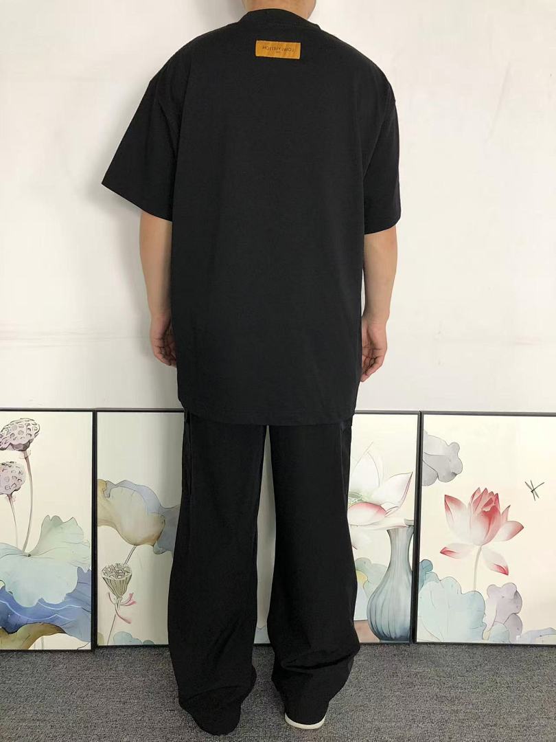 Louis Vuitton 108 L⭐ T-SHIRT 42013106133 (Im 170Cm 60Kg I Wear Size 2XL In The Phot) - Image 4