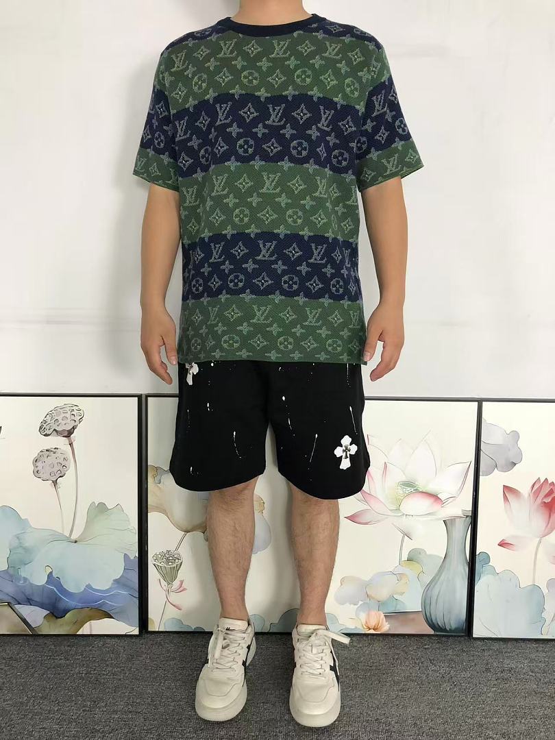 Louis Vuitton 195 L⭐ T-SHIRT 22060107125 (Im 170Cm 60Kg I Wear Size M In The Phot) - Image 3