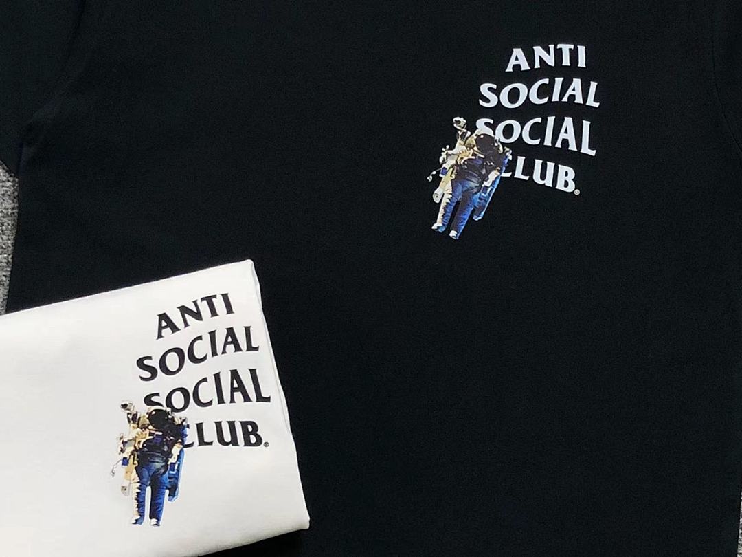 Christian Louboutin 85 ANTI SOCIAL CLUB T-SHIRT - Image 17
