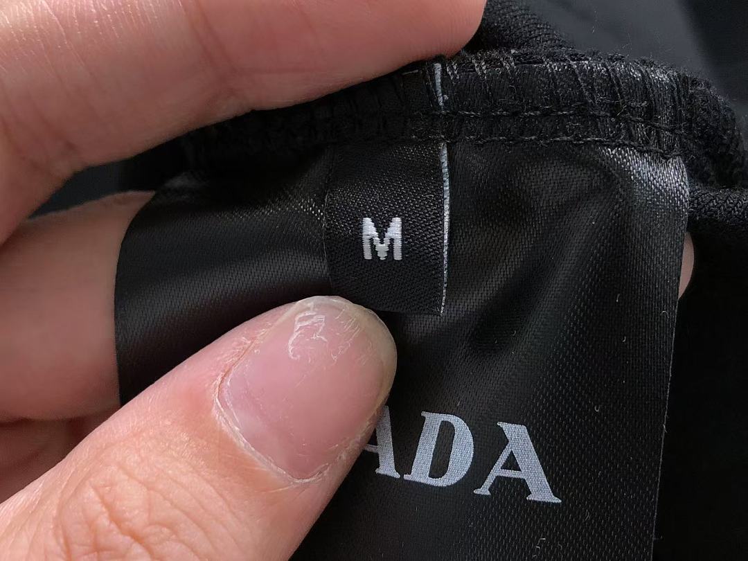Prada 178 P⭐A⭐A LONG SLEEVED 2208081104 (Im 170Cm 60Kg I Wear Size M In The Phot) - Image 20