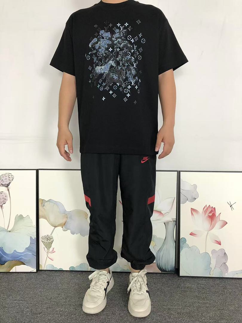 Louis Vuitton 98 L⭐ T-SHIRT 524290219 (Im 170Cm 60Kg I Wear Size M In The Phot) - Image 3