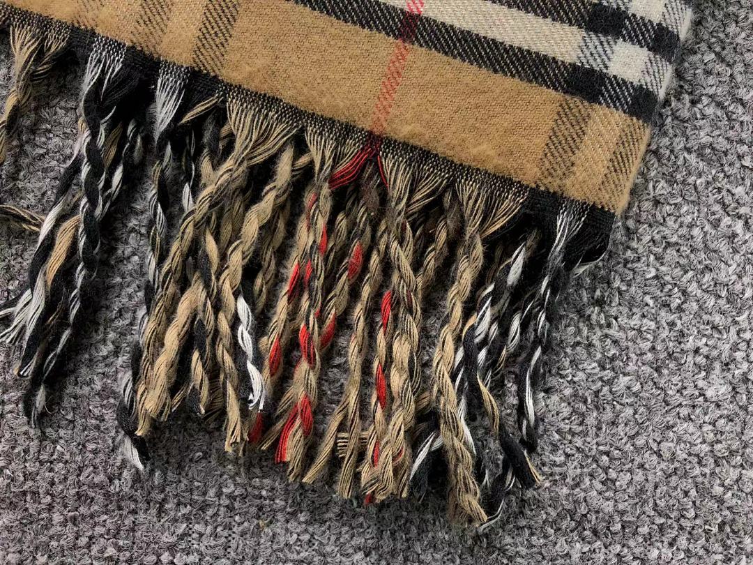 Burberry 135 B⭐R⭐E⭐RY SHAWL 5102412 (Long 154CM* Wide 135CM) - Image 9