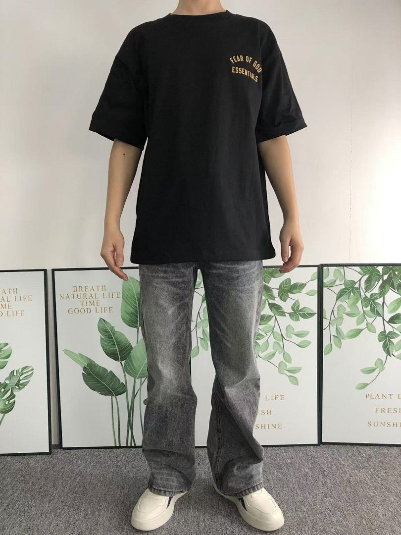 Fear of God 105 FOG T-SHIRT 412190217 (Im 170Cm 57Kg I Wear Size S In The Phot) - Image 3
