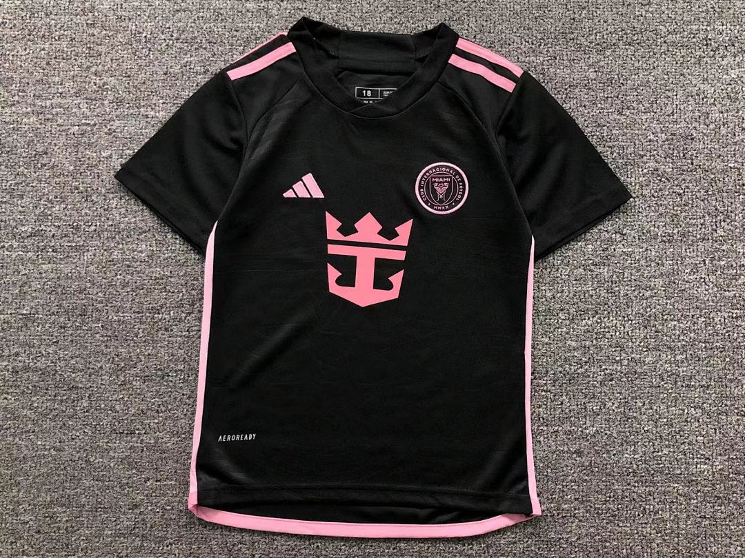 Chanel 68 FOOTBALL T-SHIRT SHORTS - Image 6