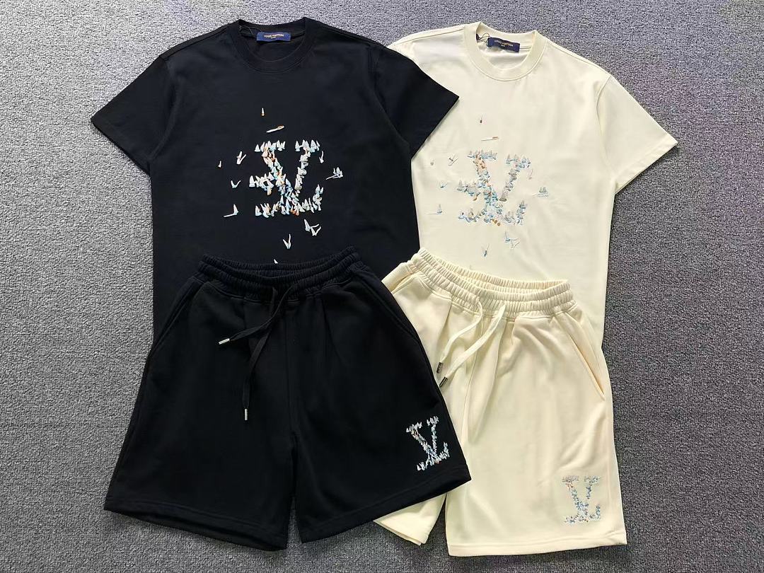 Louis Vuitton SHORTS 158 L⭐ T-SHIRT 2208020215 (Im 170Cm 60Kg I Wear Size S In The Phot) - Image 6