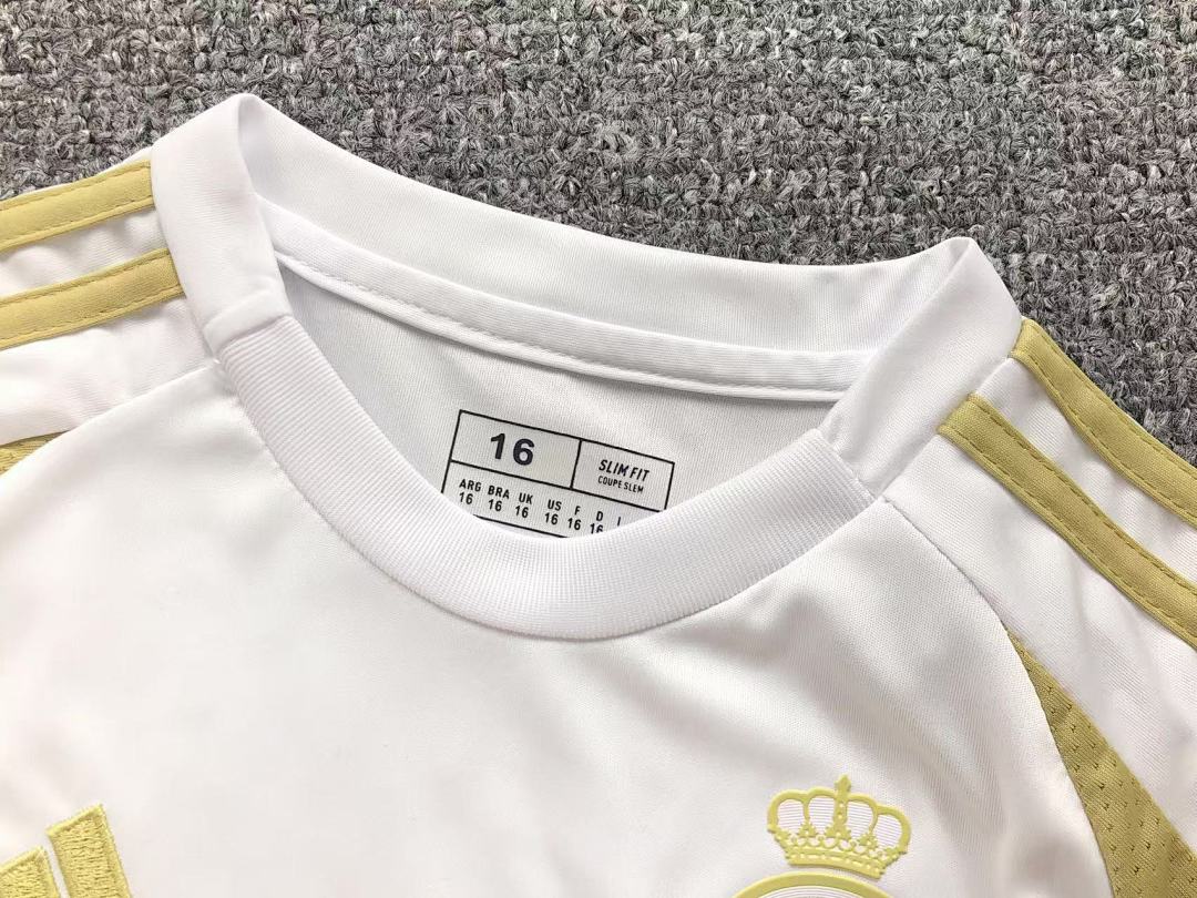 Chanel 68 FOOTBALL T-SHIRT SHORTS - Image 14