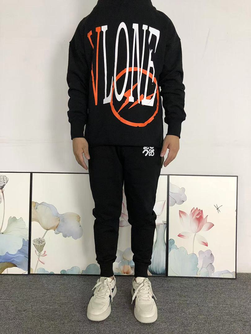 On Running 118 VLONE HOODIE 510111591 (Im 170Cm 60Kg I Wear Size S In The Phot) - Image 3