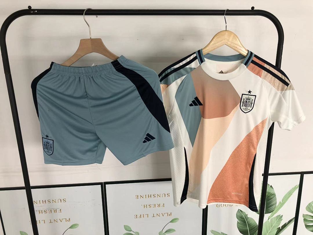 Chanel 68 FOOTBALL T-SHIRT SHORTS - Image 29