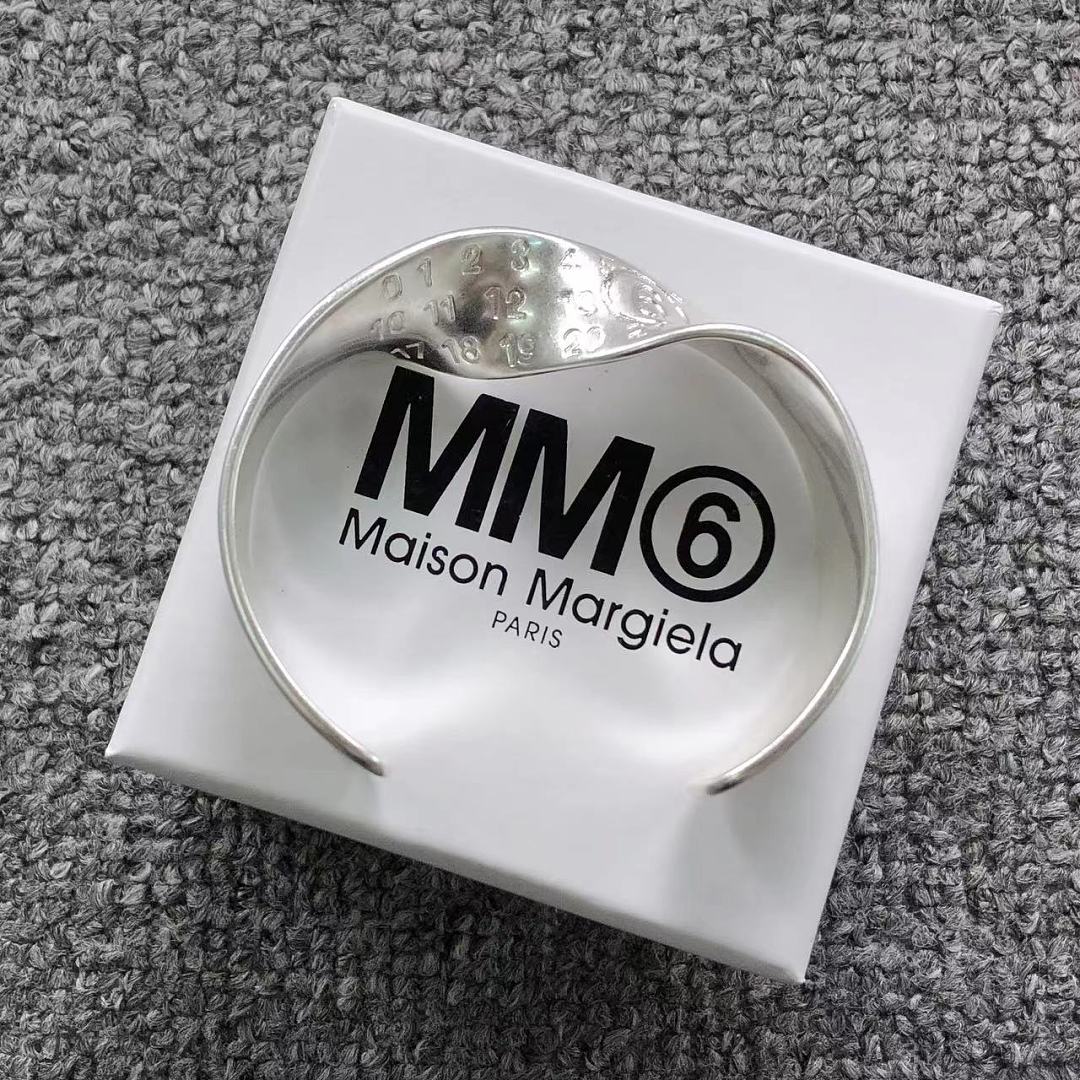 On Running 178 MAISON MARGIELA