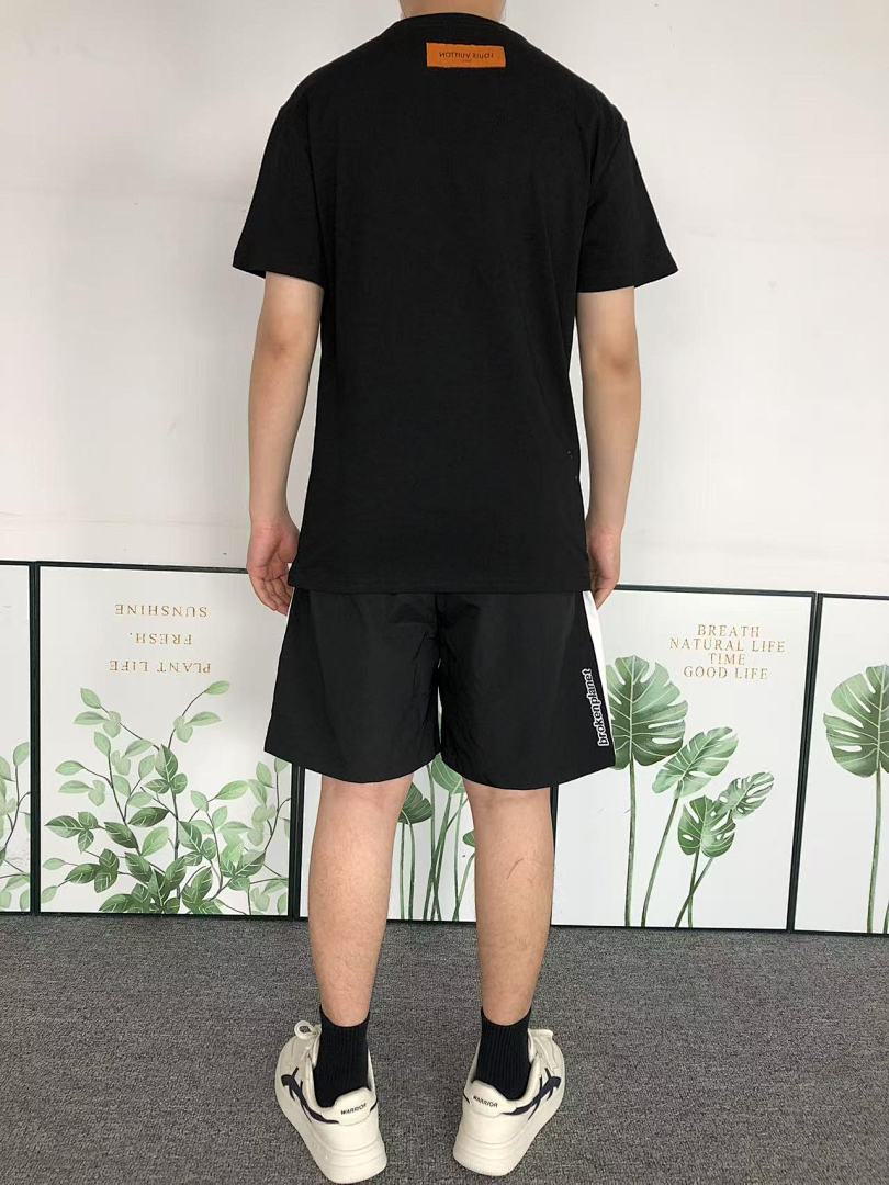 Louis Vuitton 115 L⭐ T-SHIRT 214210915 (Im 170Cm 60Kg I Wear Size S In The Phot) - Image 4