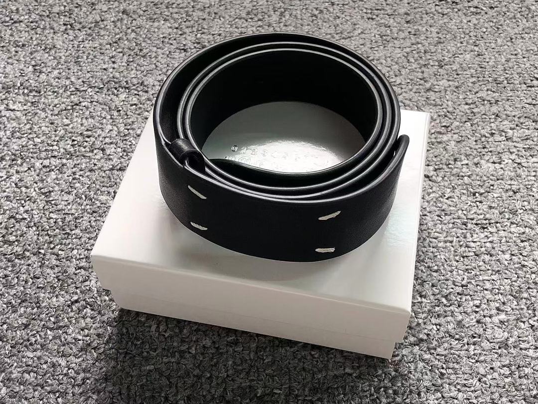 On Running 125 MAISON MARGIELA BELT 3206181221 (Long 109CM* Wide 4CM) - Image 2