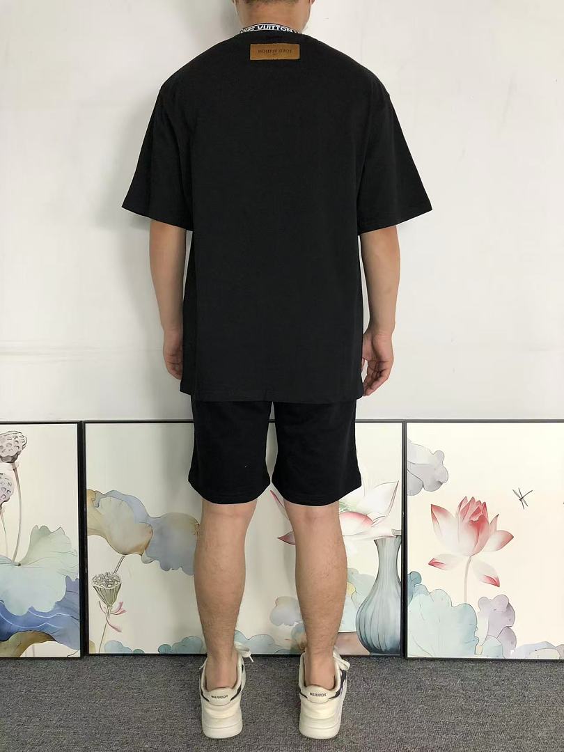 Louis Vuitton 108 L⭐ T-SHIRT 5252002147 (Im 170Cm 60Kg I Wear Size M In The Phot) - Image 4