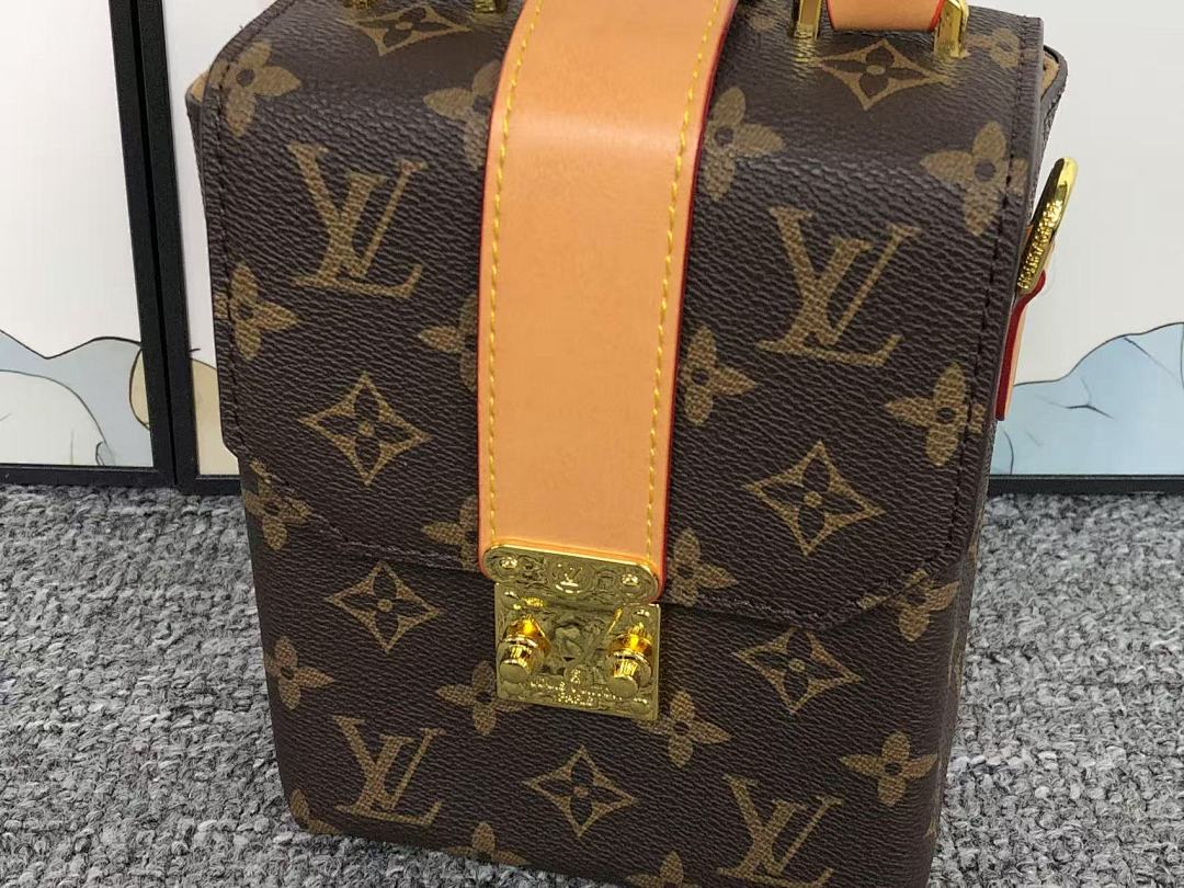 Louis Vuitton 135 L⭐ BAG 4105052513 (Long 13CM* Wide 7CM*16CM) - Image 8