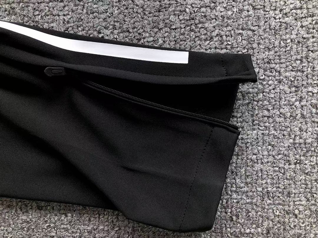 Chanel 135 FOOTBALL LONG SLEEVED TROUSERS - Image 27