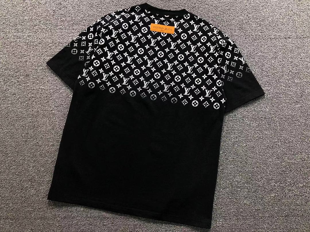 Louis Vuitton 115 L⭐ T-SHIRT 12650920 (Im 170Cm 60Kg I Wear Size M In The Phot) - Image 13