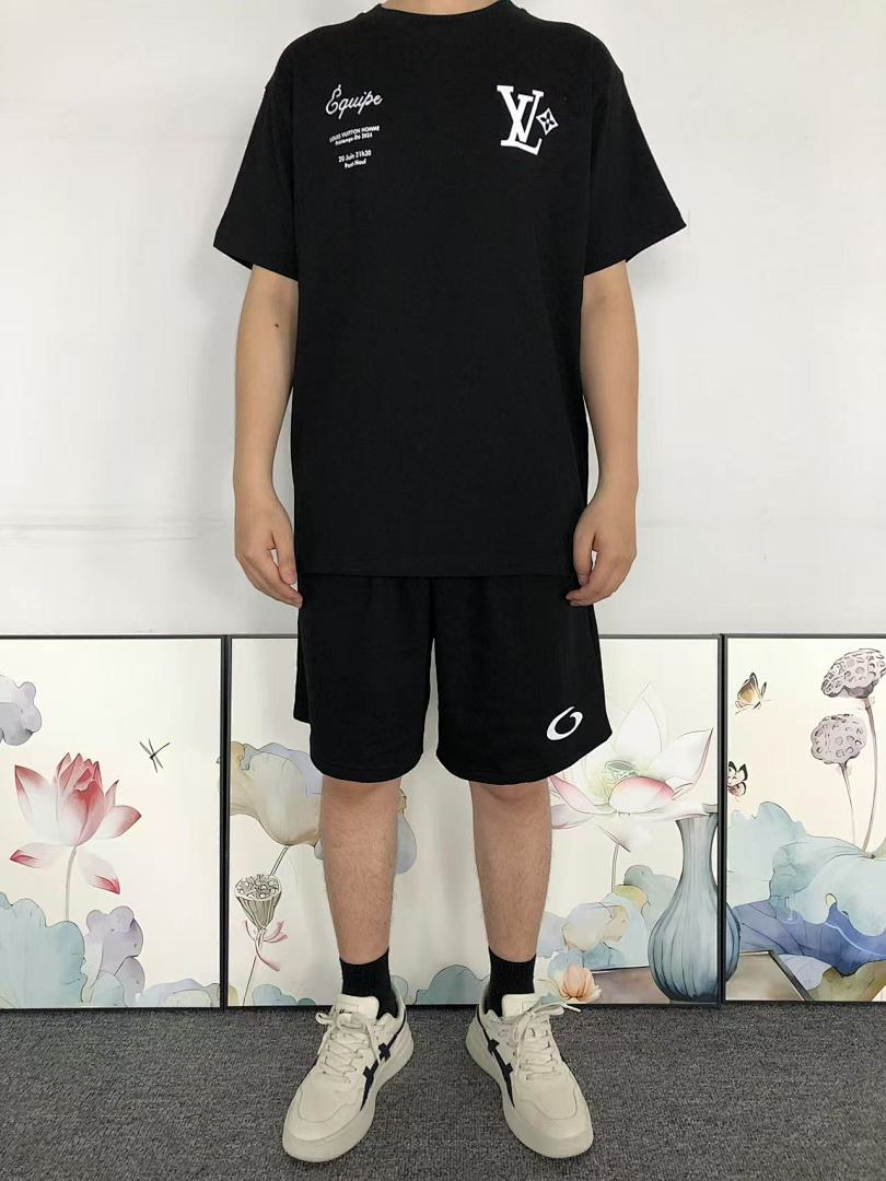 Louis Vuitton 108 L⭐ T-SHIRT 41061319126 (Im 170Cm 60Kg I Wear Size XS In The Phot) - Image 3