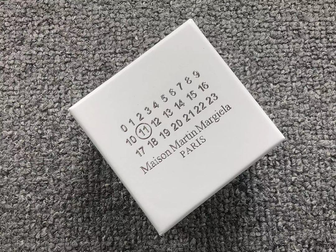 On Running 105 MARGIELA - Image 8