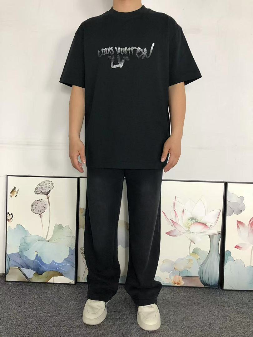 Louis Vuitton 115 L⭐ T-SHIRT 3201215621 (Im 170Cm 60Kg I Wear Size M In The Phot) - Image 3