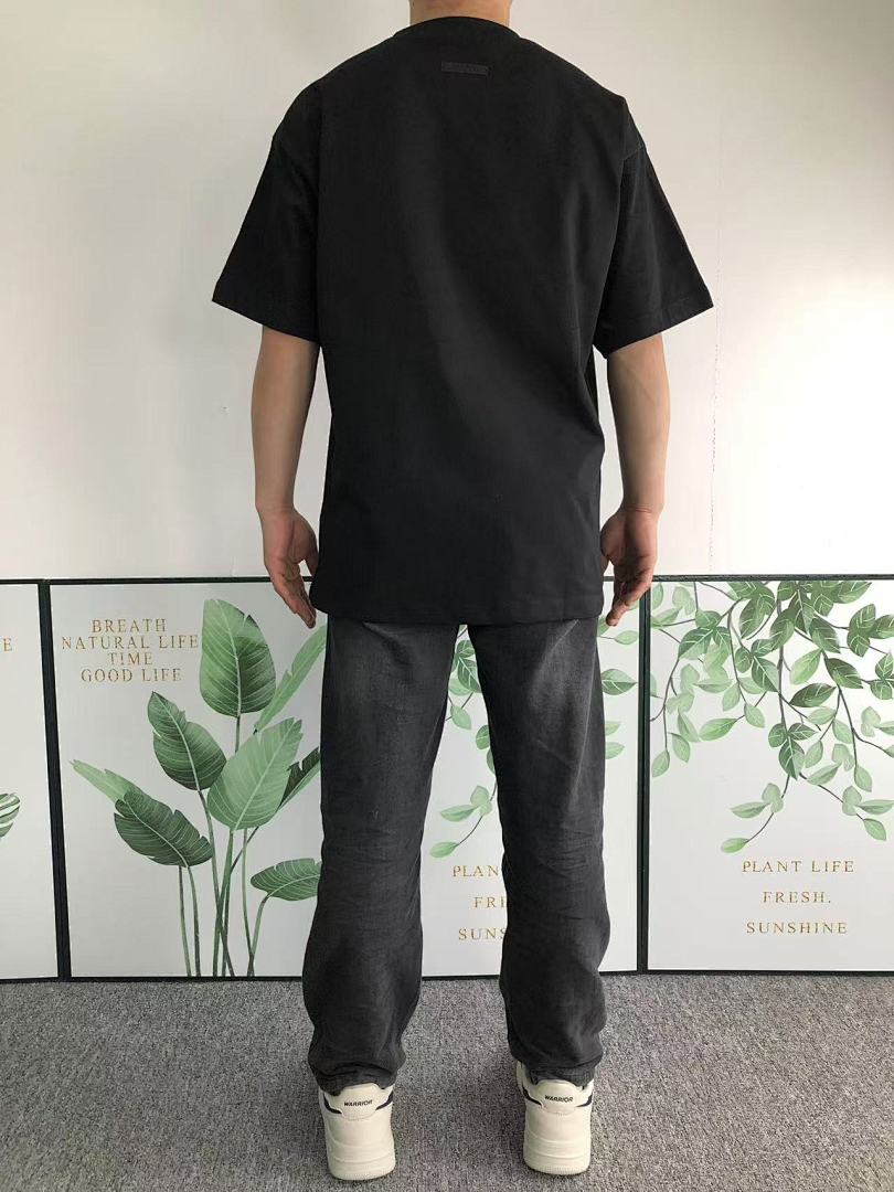 Fear of God 98 FOG T-SHIRT 411102017 (Im 170Cm 55Kg I Wear Size S In The Phot) - Image 4