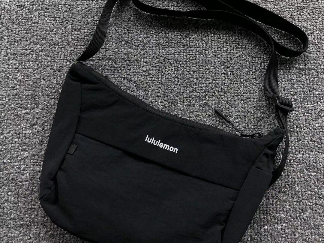 On Running 138 LULULEMON BAG 4106031277 (Long 23CM* Wide 5CM* High 16CM) - Image 6