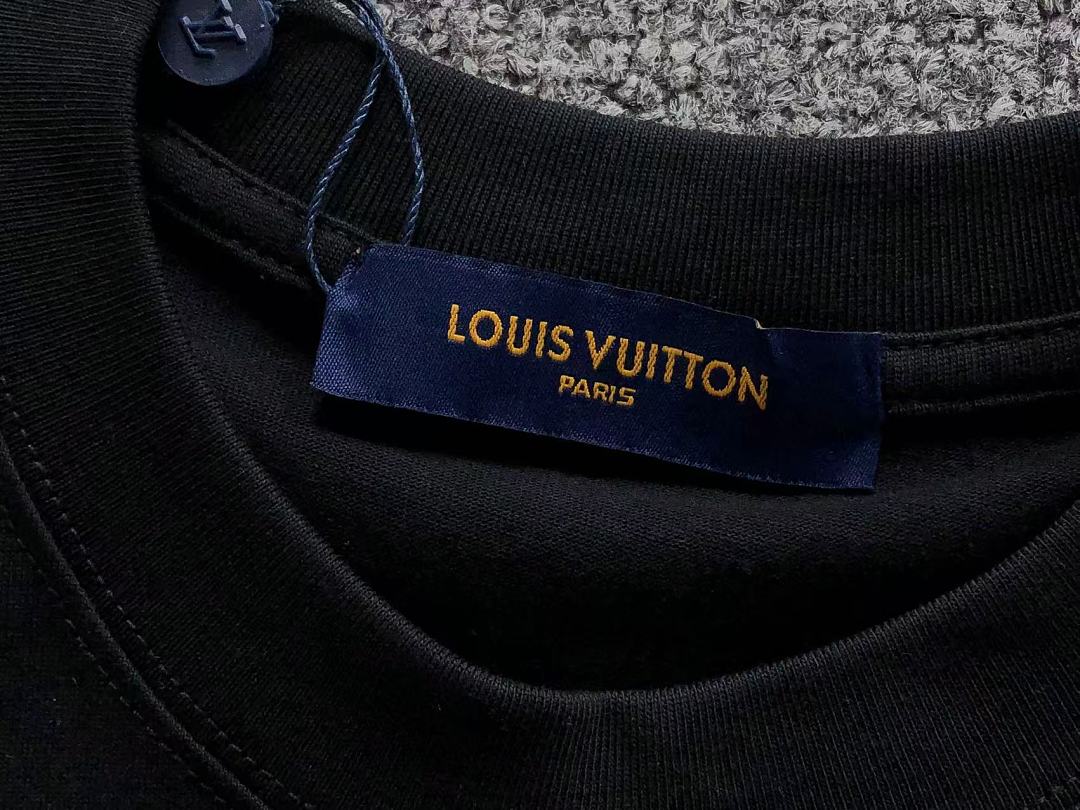 Louis Vuitton 125 L⭐ T-SHIRT 2208033615 (Im 170Cm 60Kg I Wear Size S In The Phot) - Image 16