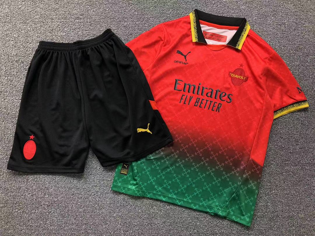 Chanel 75 FOOTBALL T-SHIRT SHORTS - Image 4