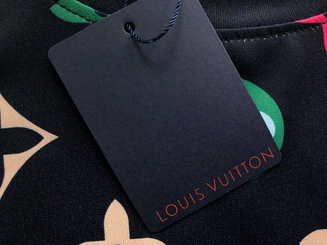 Louis Vuitton 79 L⭐ T-SHIRT 311120732 (Im 170Cm 57Kg I Wear Size M In The Phot) - Image 18