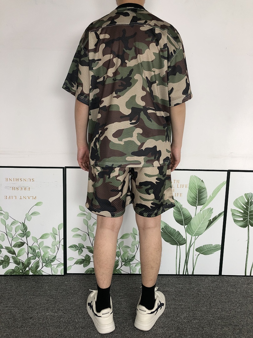 Stussy SHORTS 138 STUSSY T-SHIRT - Image 5
