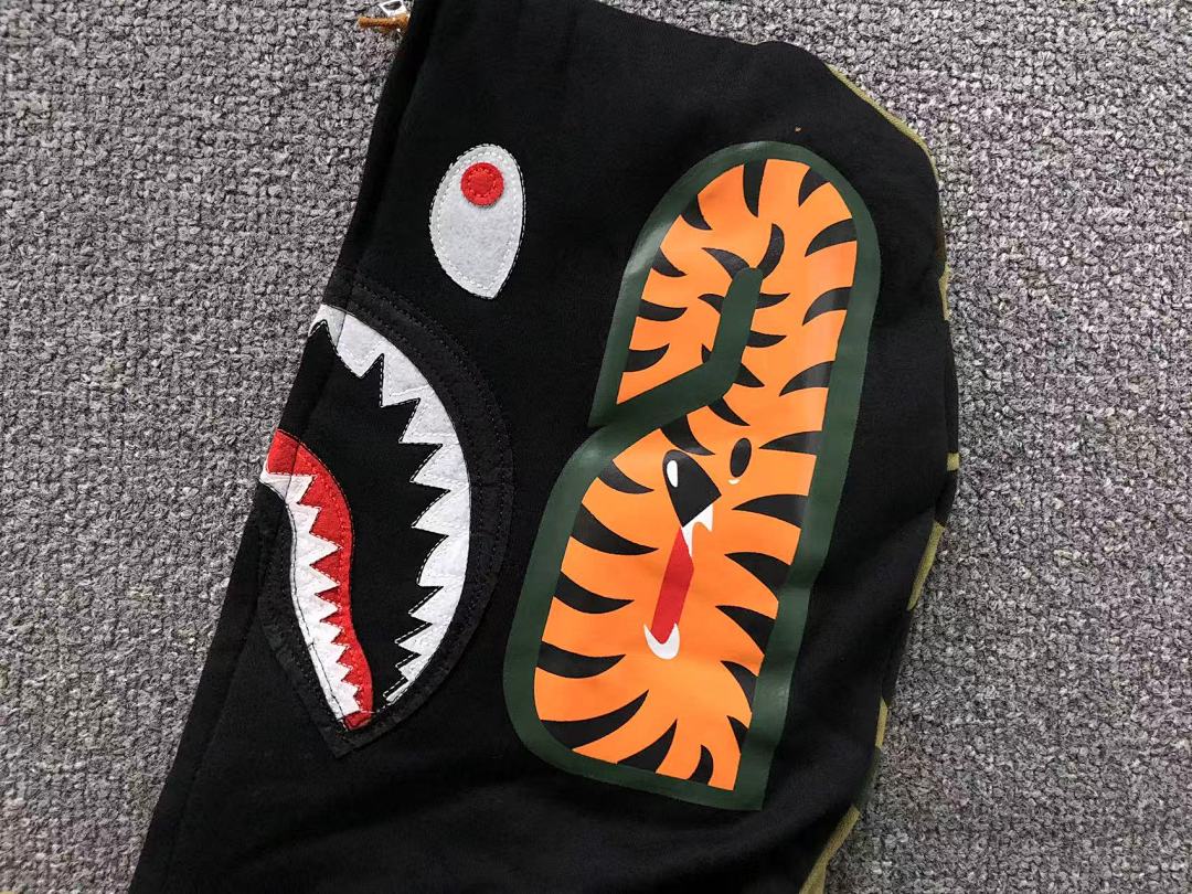 Bape 215 BAPE HOODIE 3203210717 (Im 170Cm 60Kg I Wear Size S In The Phot) - Image 16