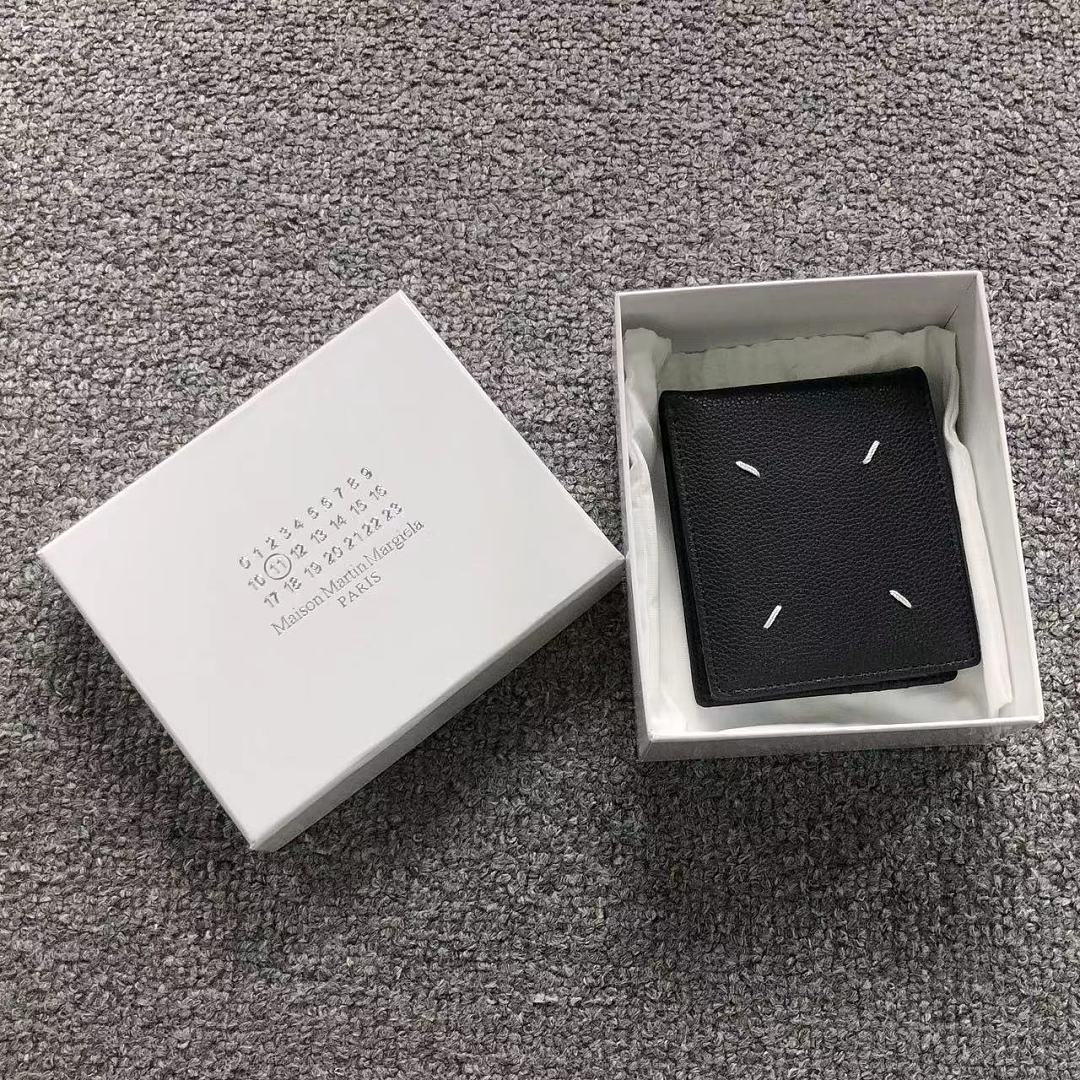 On Running 135 MAISON MARGIELA BAG 3206182821 (Long 11CM** High 9CM)