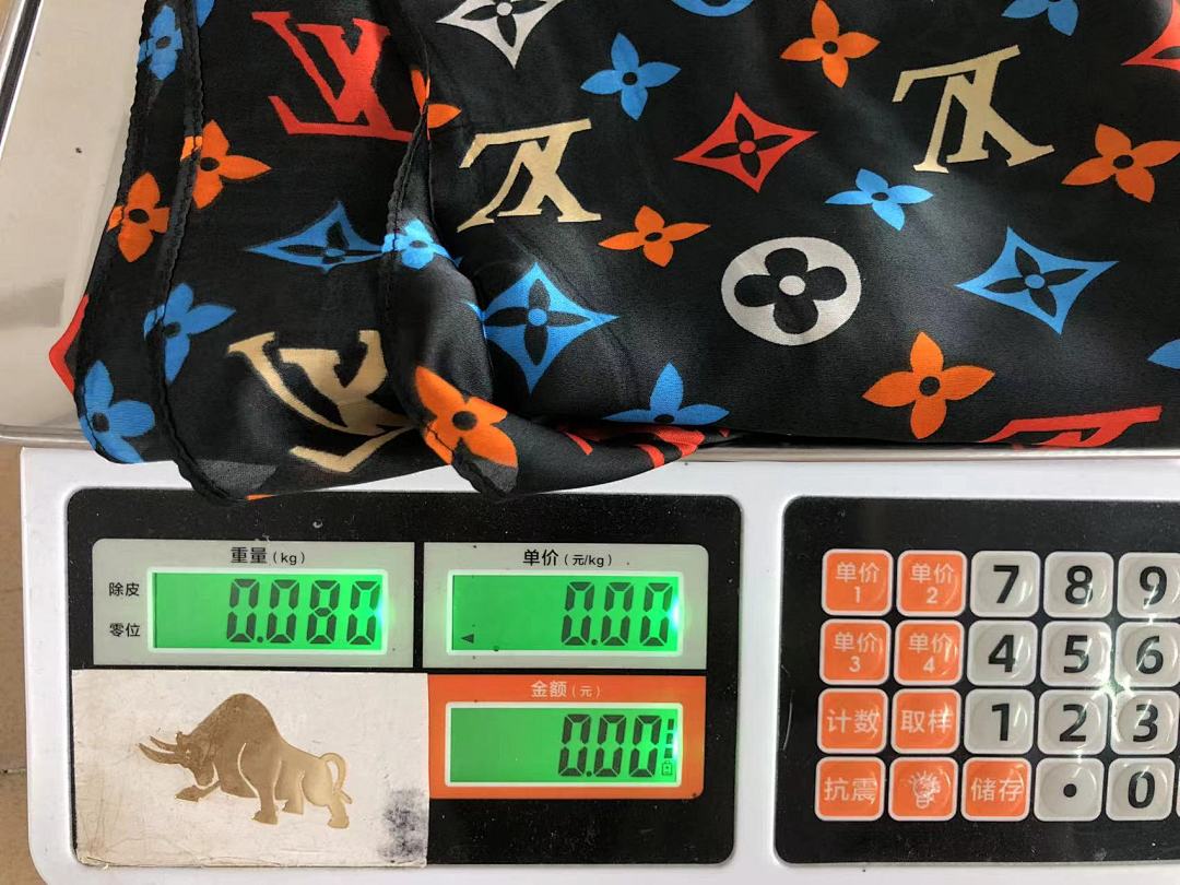Louis Vuitton 85 L⭐ SCARF 5101122102 (Long 178CM* Wide 90CM*) - Image 12