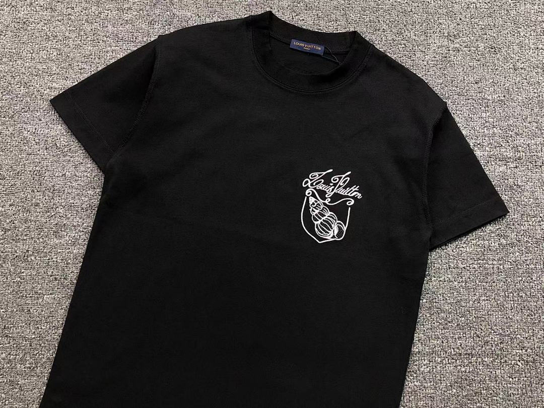Louis Vuitton 95 L⭐ T-SHIRT 57114181 (Im 170Cm 60Kg I Wear Size M In The Phot) - Image 9
