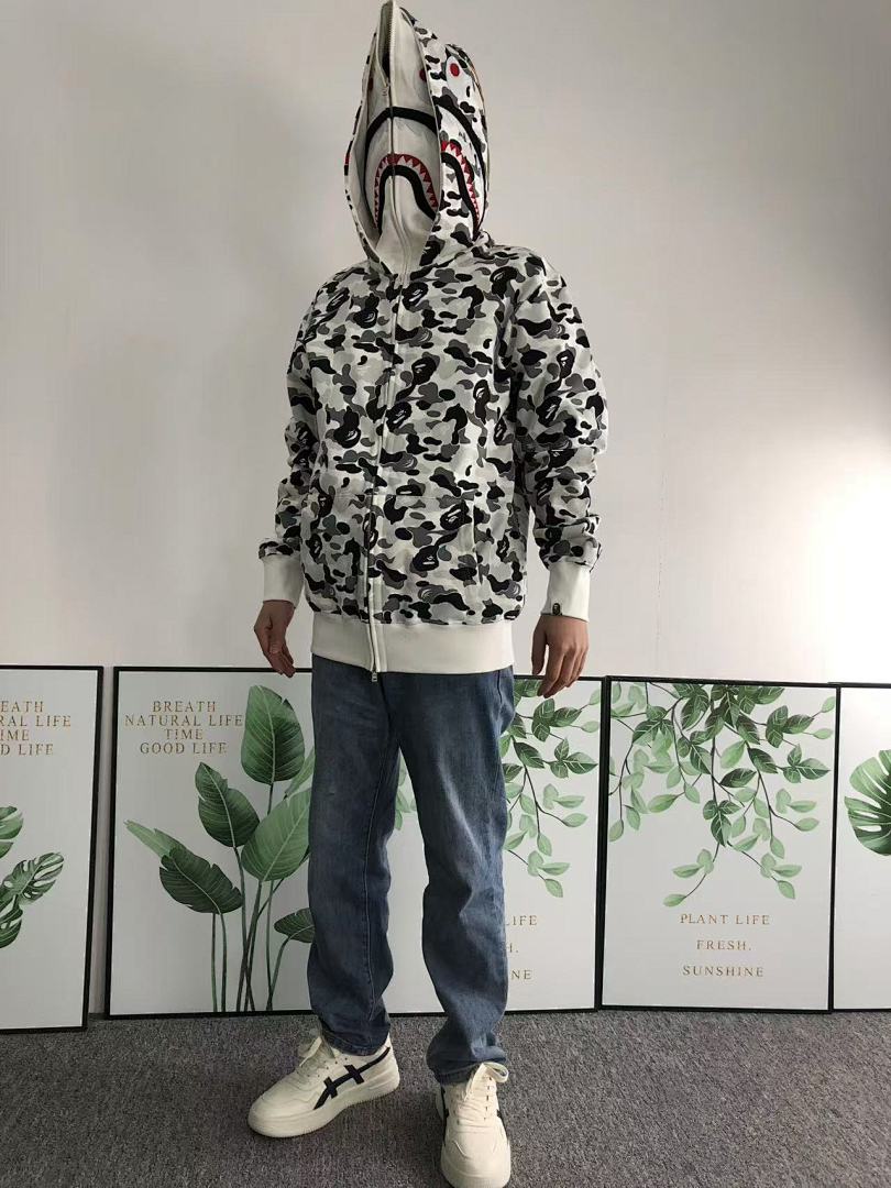 Bape 298 BAPE HOODIE 312200211 (Im 170Cm 57Kg I Wear sizeM In The Phot) - Image 4