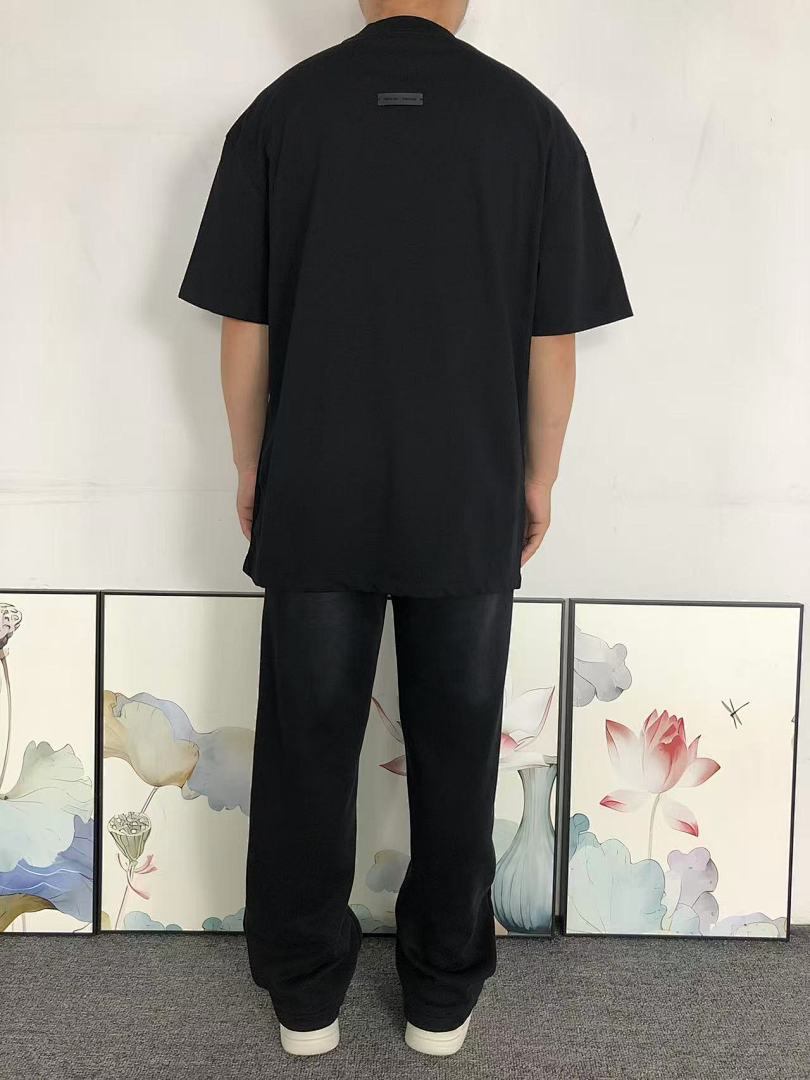 Fear of God 98 FOG T-SHIRT 22040420125 (Im 170Cm 60Kg I Wear Size M In The Phot) - Image 4