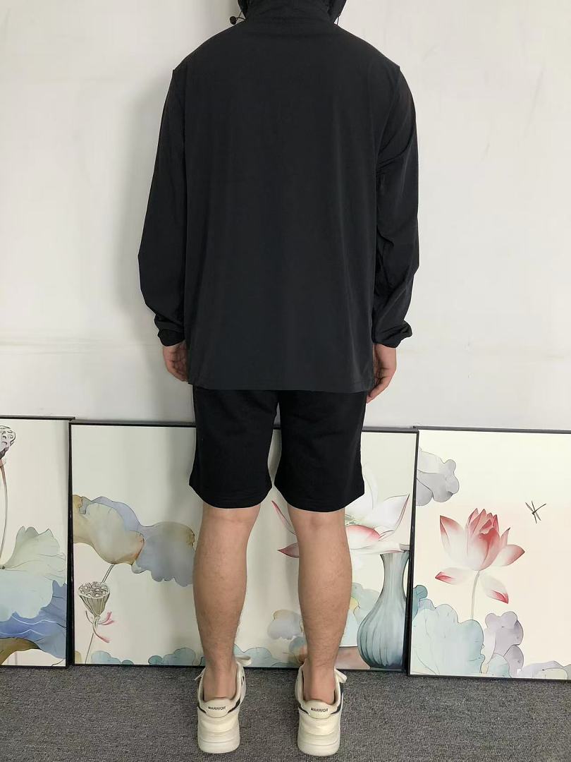 On Running 178 ON SUNSCREEN CLOTHING 2205200204 (Im 170Cm 60Kg I Wear Size 2XL In The Phot) - Image 4