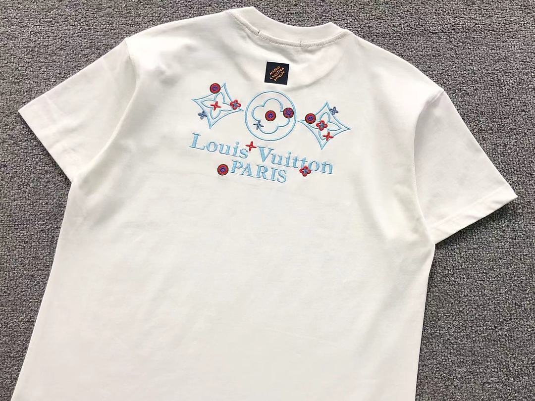 Louis Vuitton SHORTS 158 L⭐ T-SHIRT 2208020515 (Im 170Cm 60Kg I Wear Size S In The Phot) - Image 10
