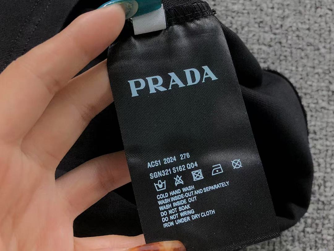 Prada 138 P⭐A⭐A T-SHIRT 22032010001 (Im 170Cm 60Kg I Wear Size S In The Phot) - Image 21