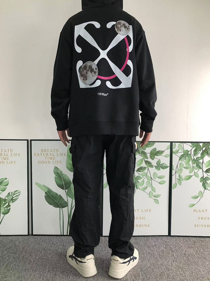 Off-White 168 OFF-WHITE HOODIE 312170419 (Im 170Cm 55Kg I Wear Size M In The Phot) - Image 4
