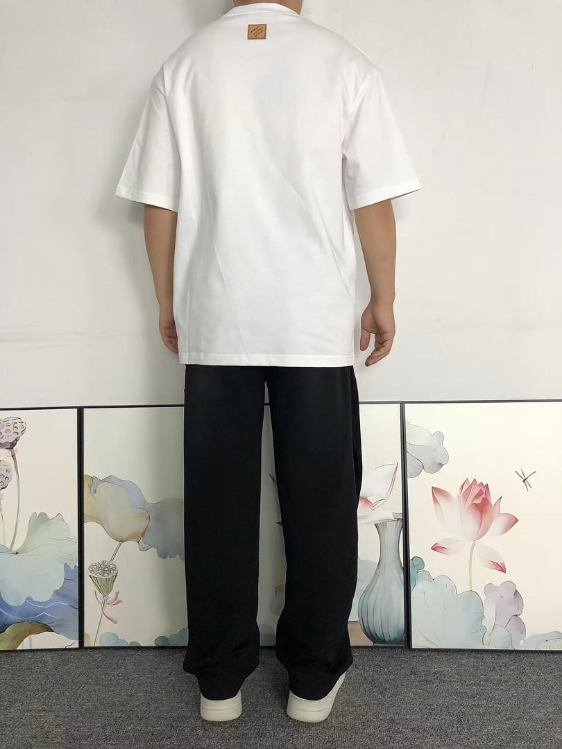Louis Vuitton 135 L⭐ T-SHIRT 22051504125 (Im 170Cm 60Kg I Wear Size S In The Phot) - Image 4