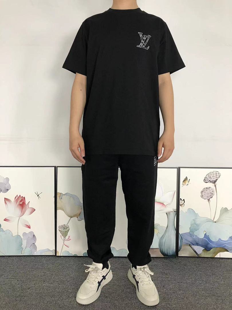 Louis Vuitton 115 L⭐ T-SHIRT 3105120860 (Im 170Cm 60Kg I Wear Size M In The Phot) - Image 3