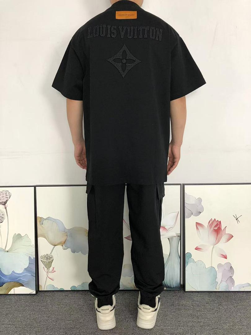 Louis Vuitton 188 L⭐ T-SHIRT 2203181705 (Im 170Cm 60Kg I Wear Size M In The Phot) - Image 4
